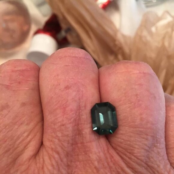 EXQUISITE 4.15ct Australian Emerald Cut Green Sapphire Stone‎ - Picture 3 of 5